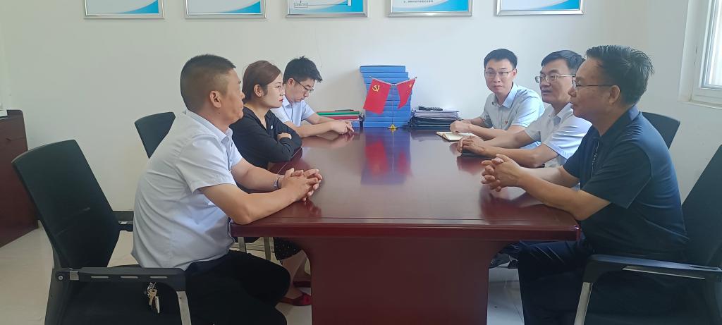 https://www.hnnvc.edu.cn/__local/4/DC/F8/199C896ADB48DD0B16FEFC762BC_1558B9ED_BF4F.jpg