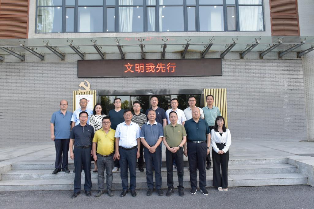 https://www.hnnvc.edu.cn/__local/8/66/50/EDCADF14EC58D1C5489B3F8C982_10EC3C1C_1CC23.jpg